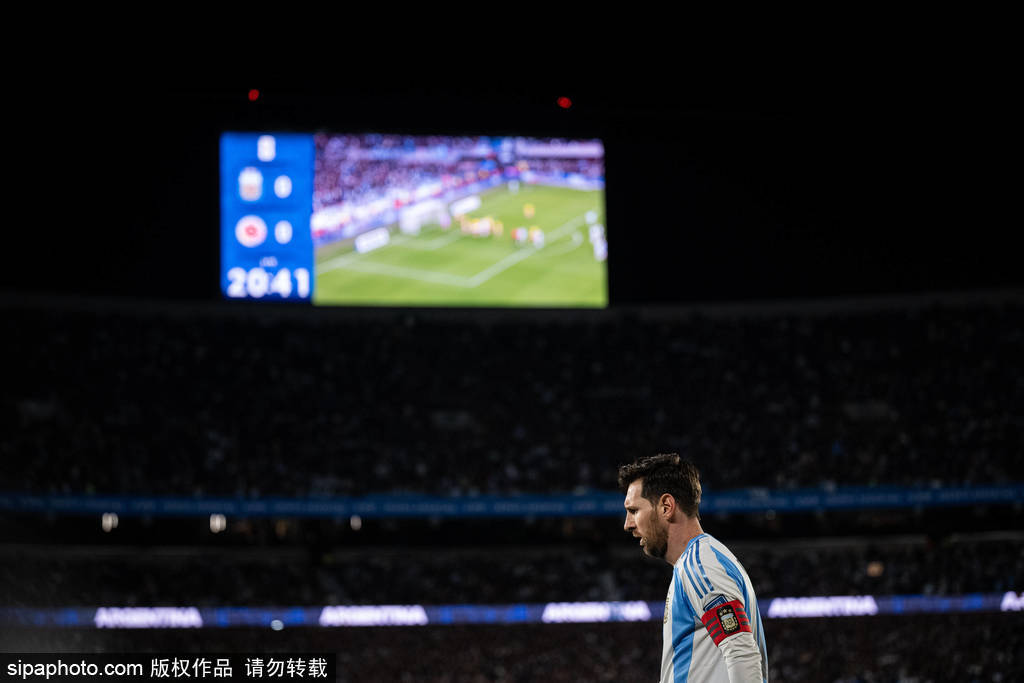  梅西迎来十五赛季高光表现，快船球迷沸腾！